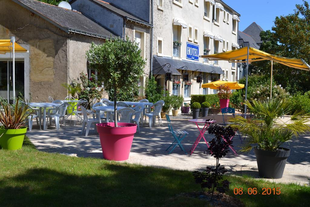 เลอ กาสเตล Hotel Brissac-Quince ภายนอก รูปภาพ